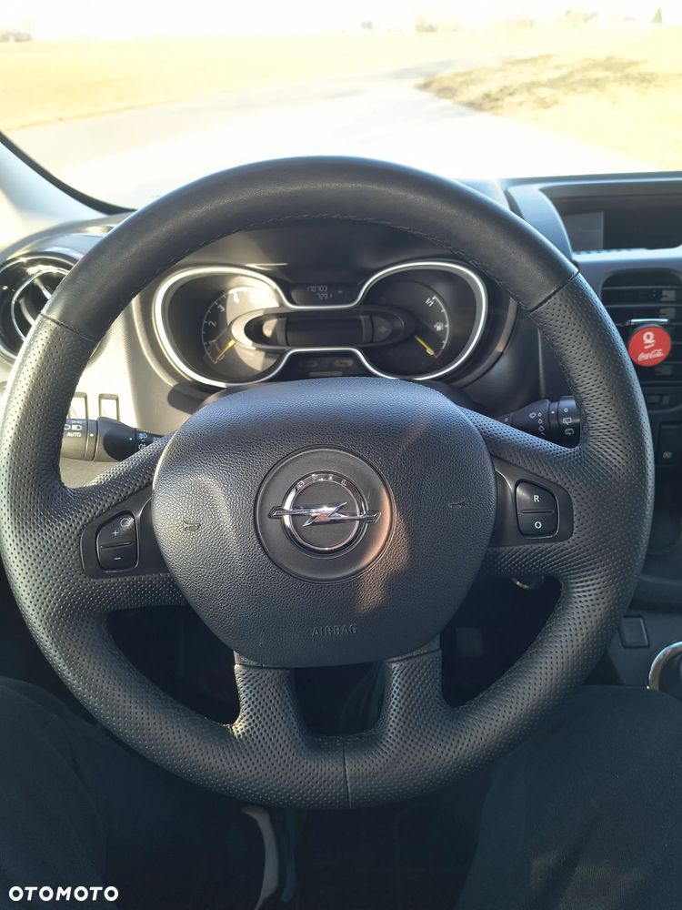 Opel Vivaro - 10