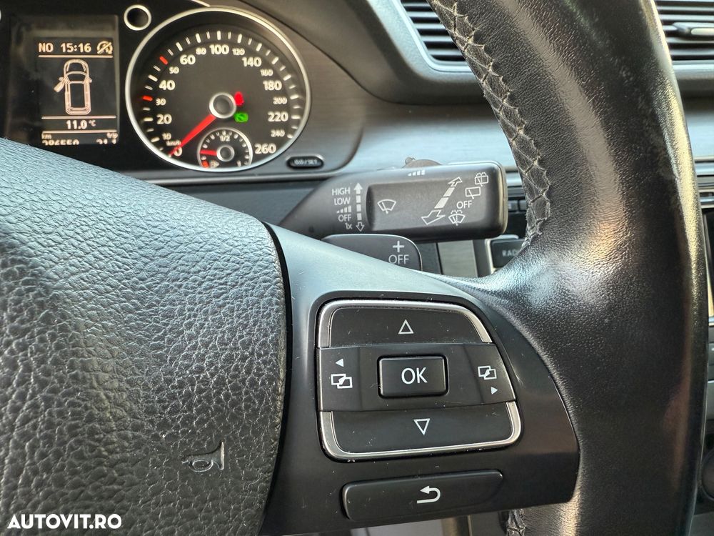 Volkswagen Passat Variant 2.0 TDI 4Motion DSG BlueMotion Tech Highline - 15