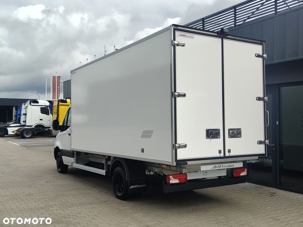 Mercedes-Benz Sprinter - 6