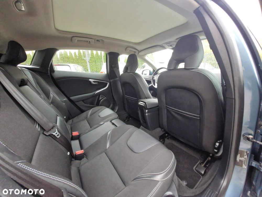 Volvo V40 D2 Momentum - 21