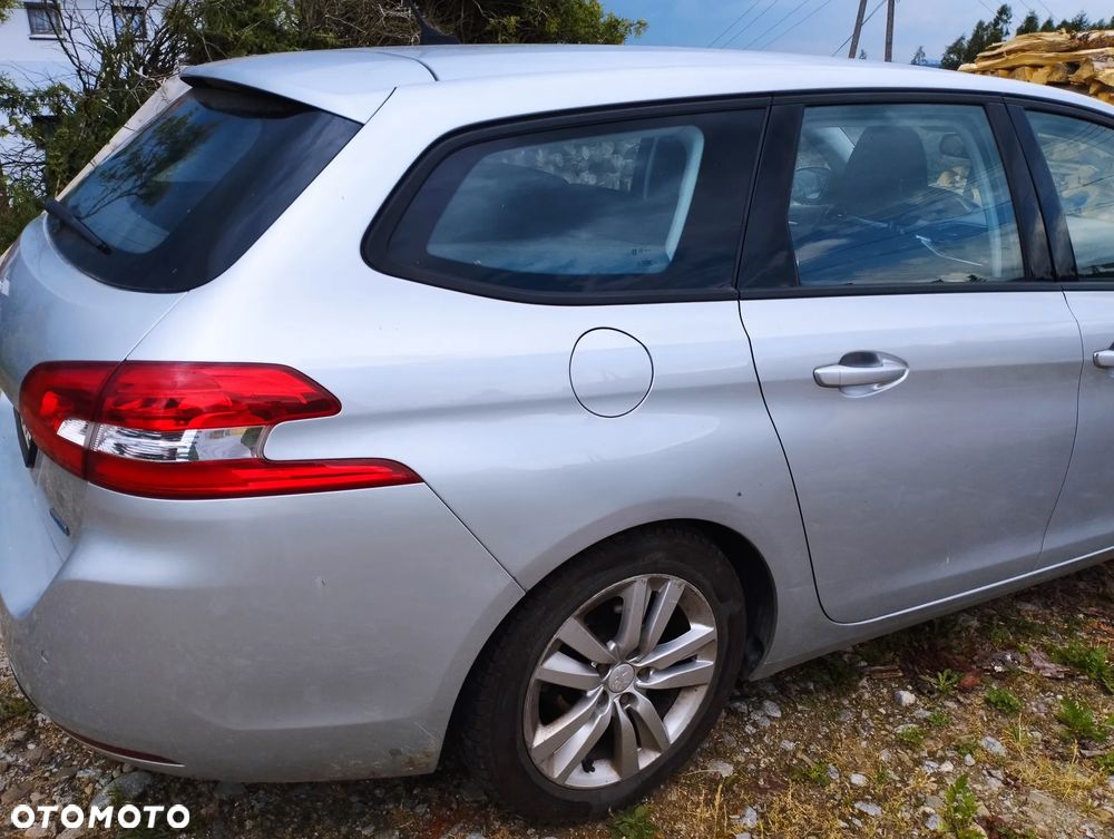 Peugeot 308 - 8