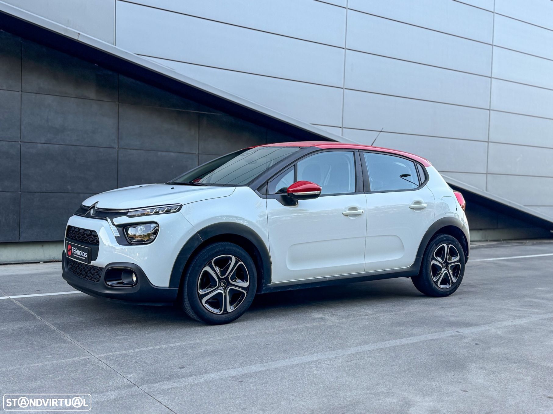 Citroën C3 1.2 PureTech Shine - 1