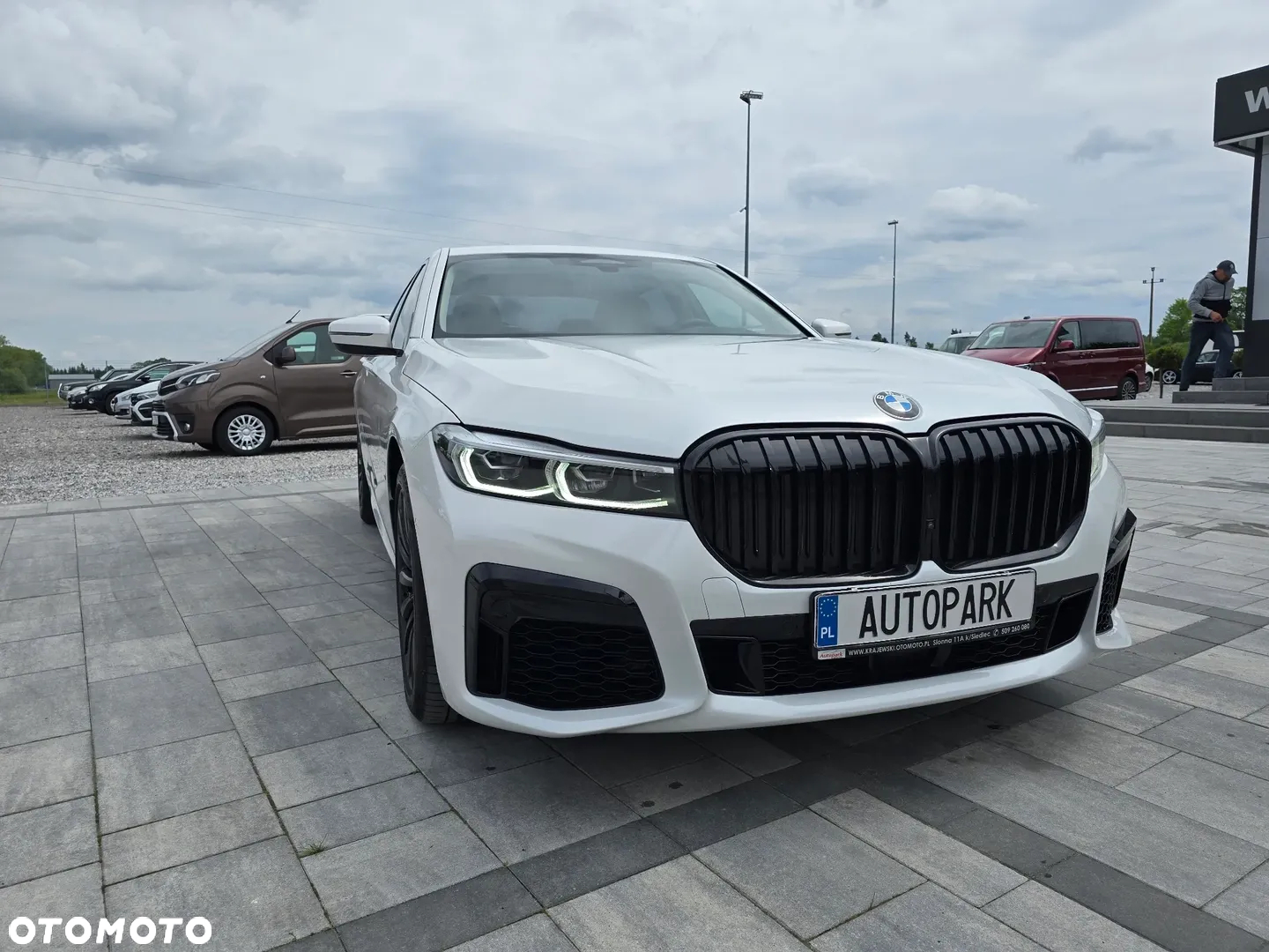 BMW Seria 7 750i xDrive sport - 6