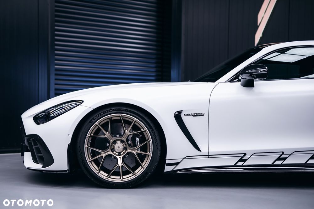 Mercedes-Benz AMG GT - 11