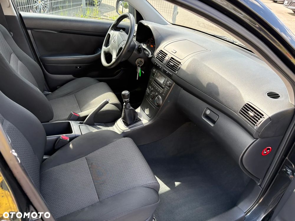 Toyota Avensis 2.0 D-4D - 21