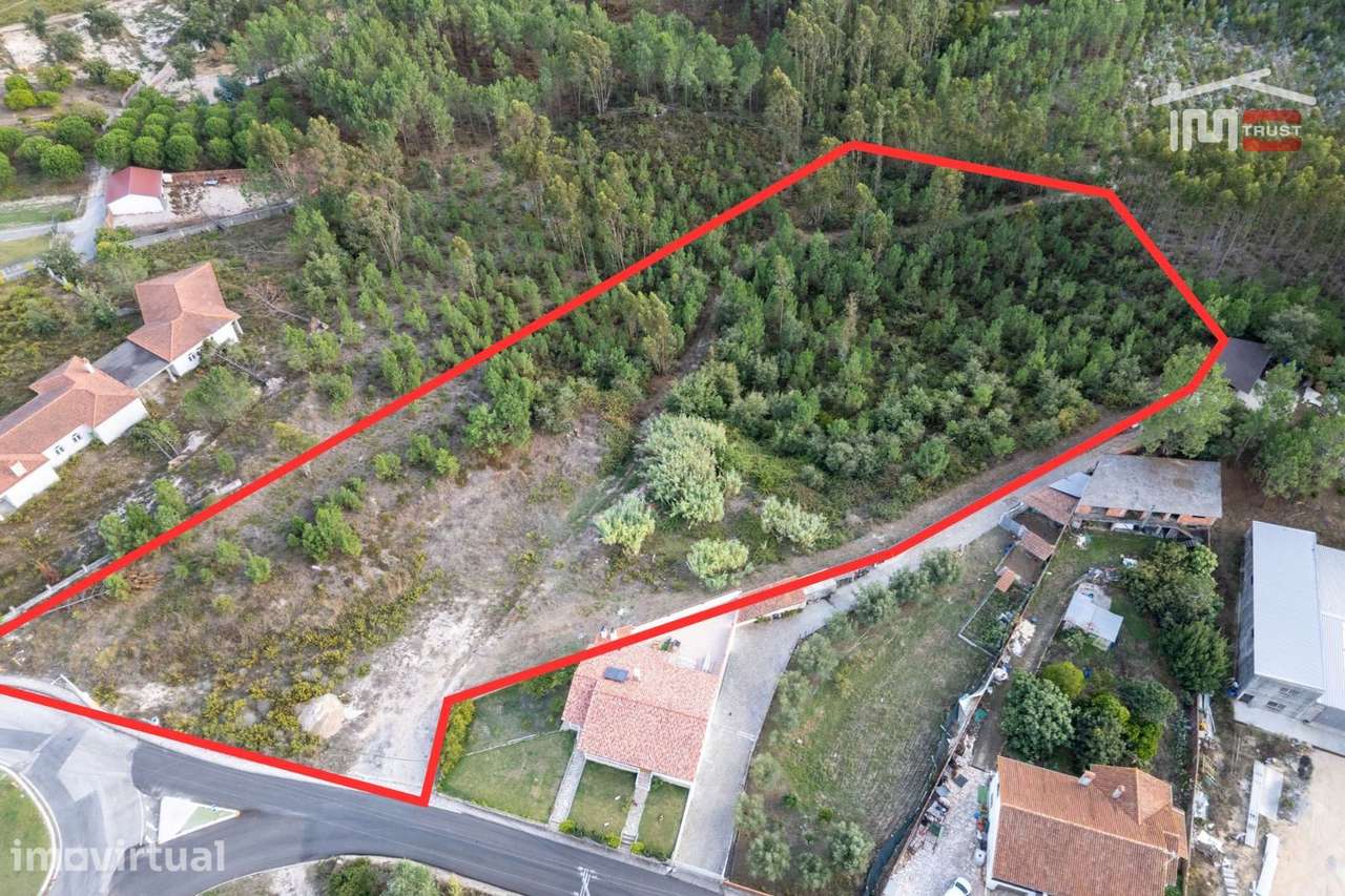 Terreno de 10.183 m² com 6.000 m² de Área de Construção em Juncal - Grande imagem: 2/11