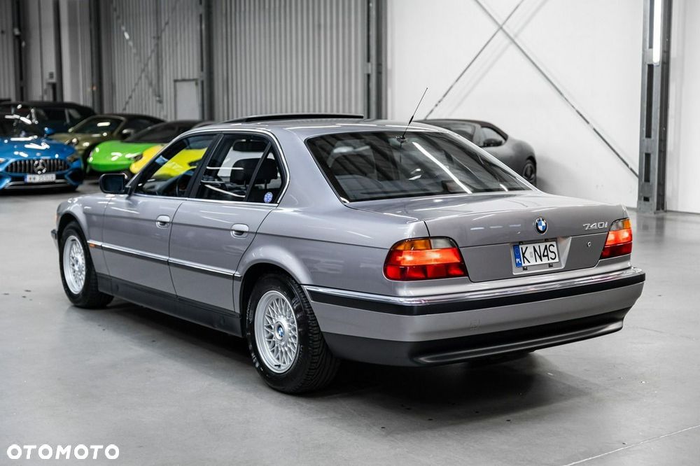 BMW Seria 7 740i V8 - 14
