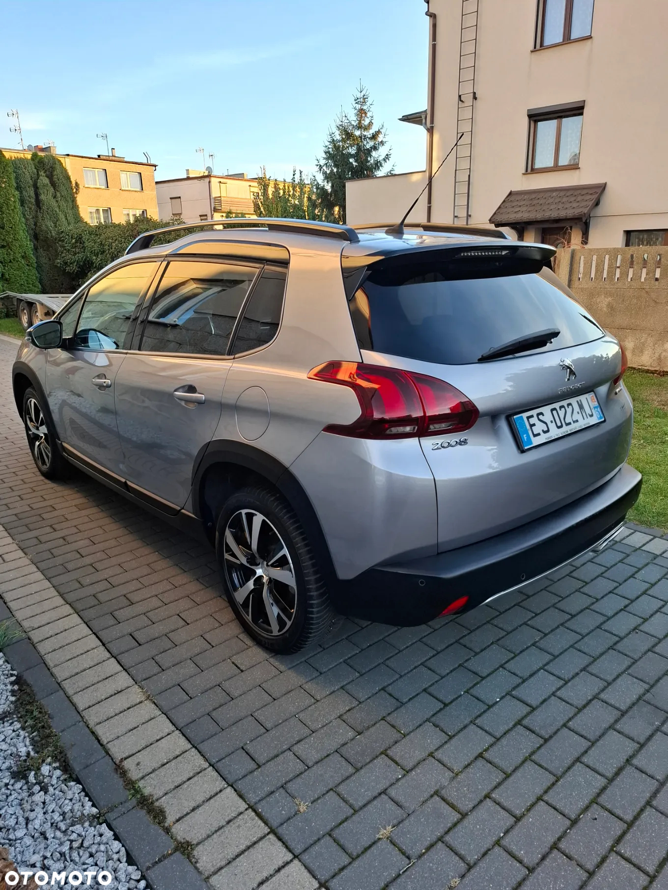 Peugeot 2008 PureTech 110 Stop&Start GT-Line Edition - 4