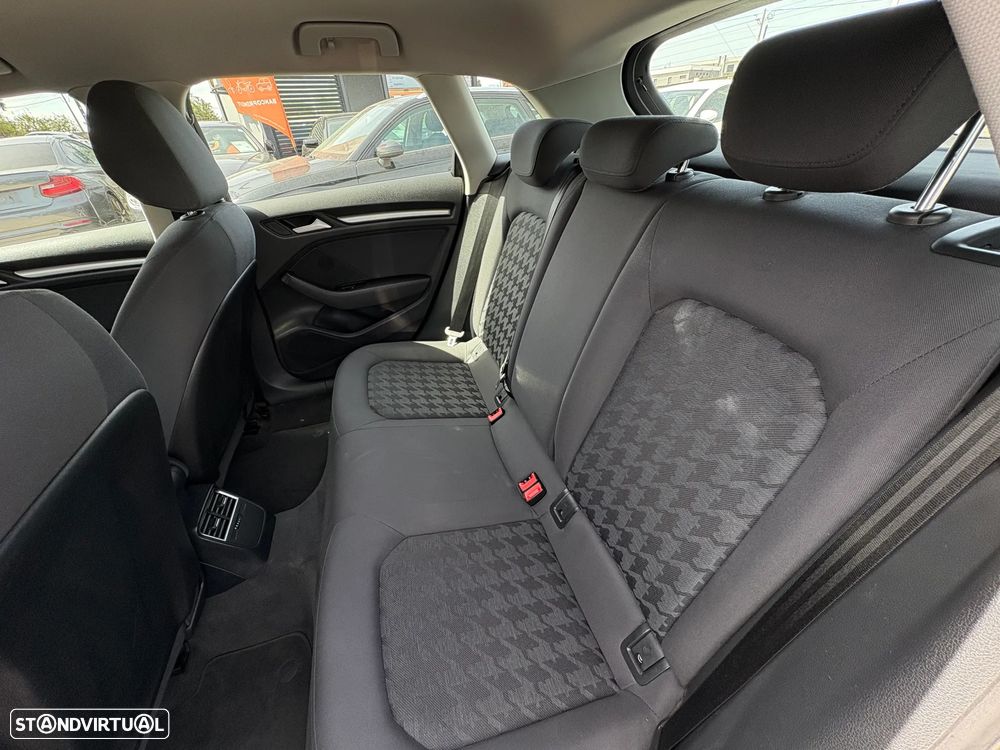 Audi A3 Sportback 1.6 TDI Attraction - 11