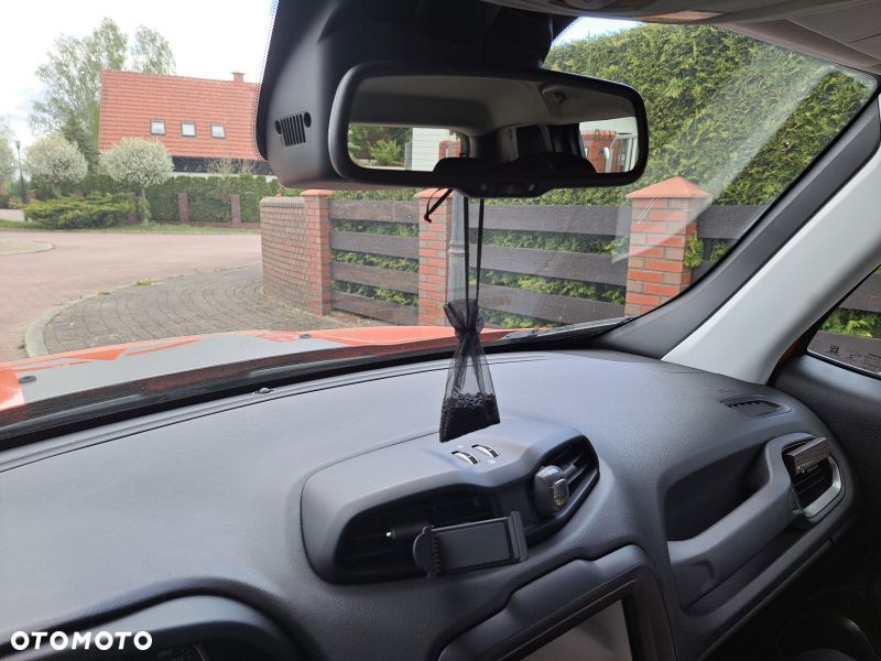 Jeep Renegade ver-1-3-gse-t4-turbo-limited-fwd-s-s - 34