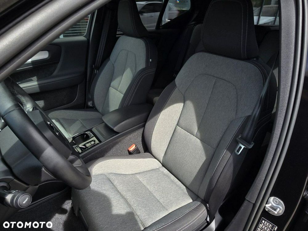 Volvo XC 40 B3 B DKG Plus Black Edition - 8