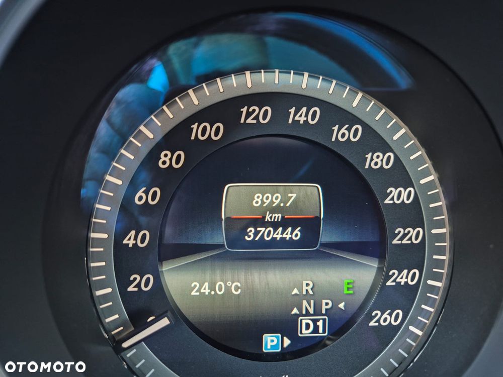 Mercedes-Benz Klasa E 350 BlueTEC 4Matic 7G-TRONIC - 17