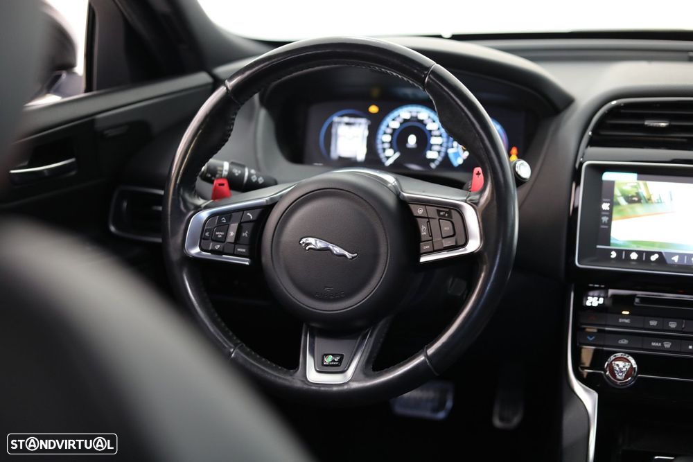 Jaguar XE 2.0 D R-Sport Aut. - 42