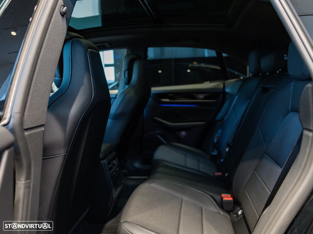 Porsche Macan Electric - 38