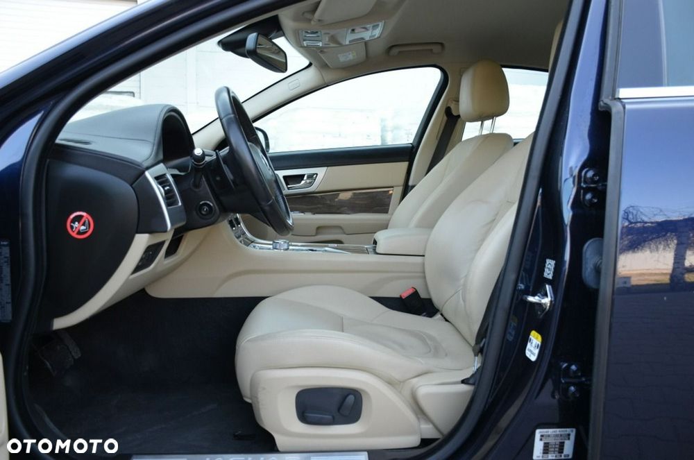 Jaguar XF - 27