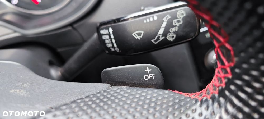 Skoda Octavia 2.0 TDI RS Challenge DSG - 34