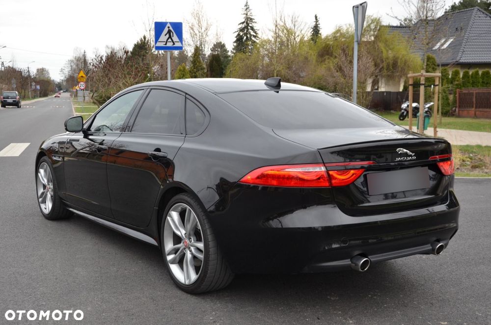 Jaguar XF 3.0 TDV6 R-Sport - 9