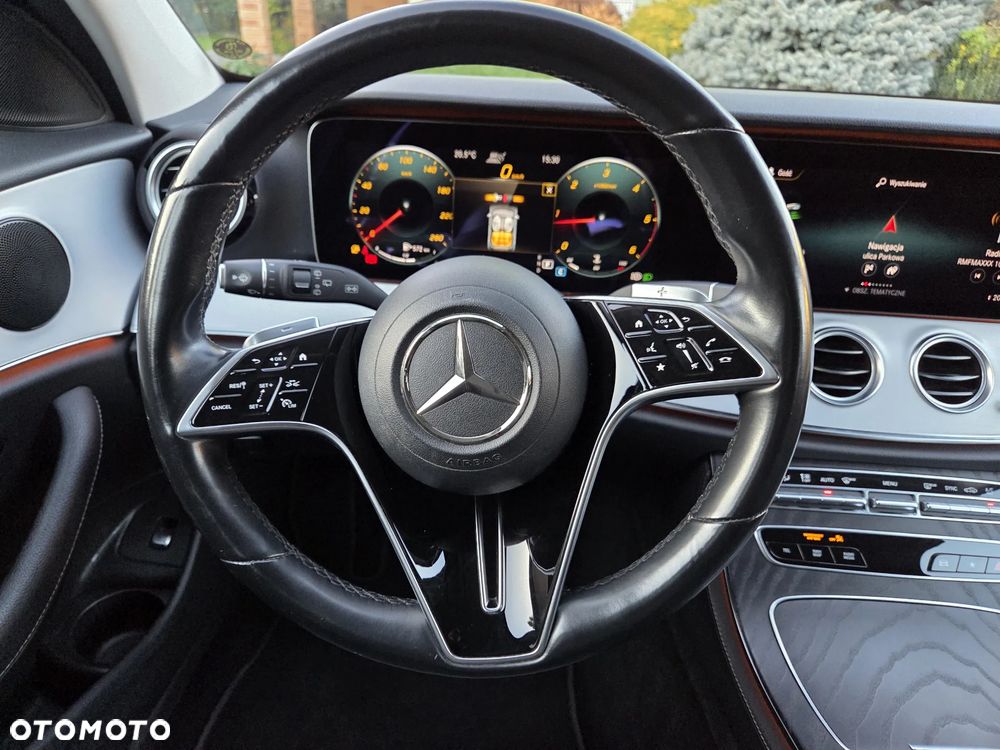 Mercedes-Benz Klasa E 220 d 9G-TRONIC AMG Line - 27