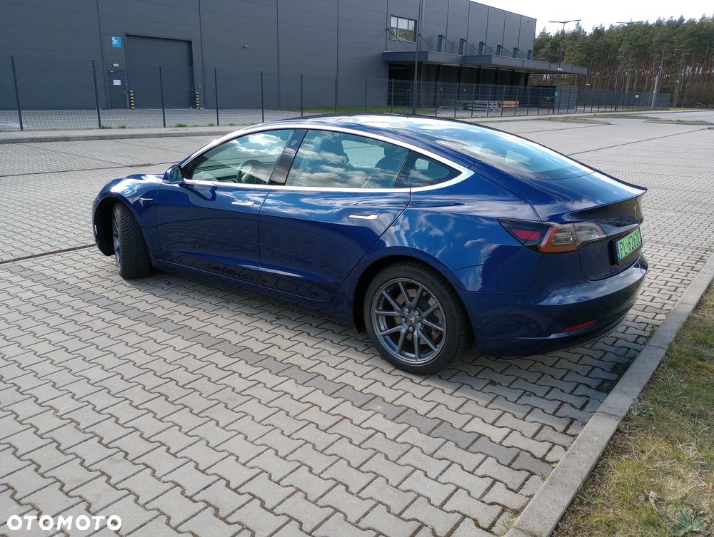 Tesla Model 3 - 5