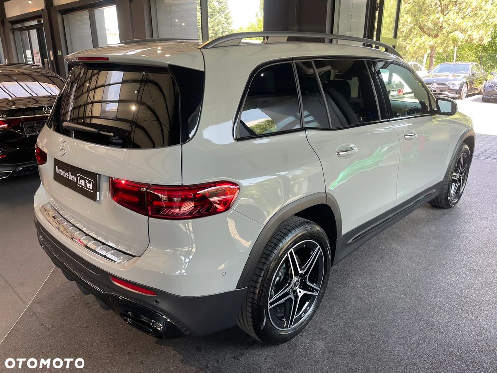 Mercedes-Benz GLB 200 AMG Line 7G-DCT - 3