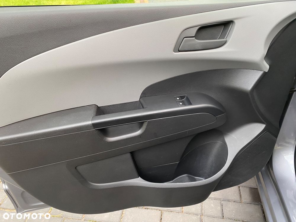 Chevrolet Aveo 1.3 LT - 17