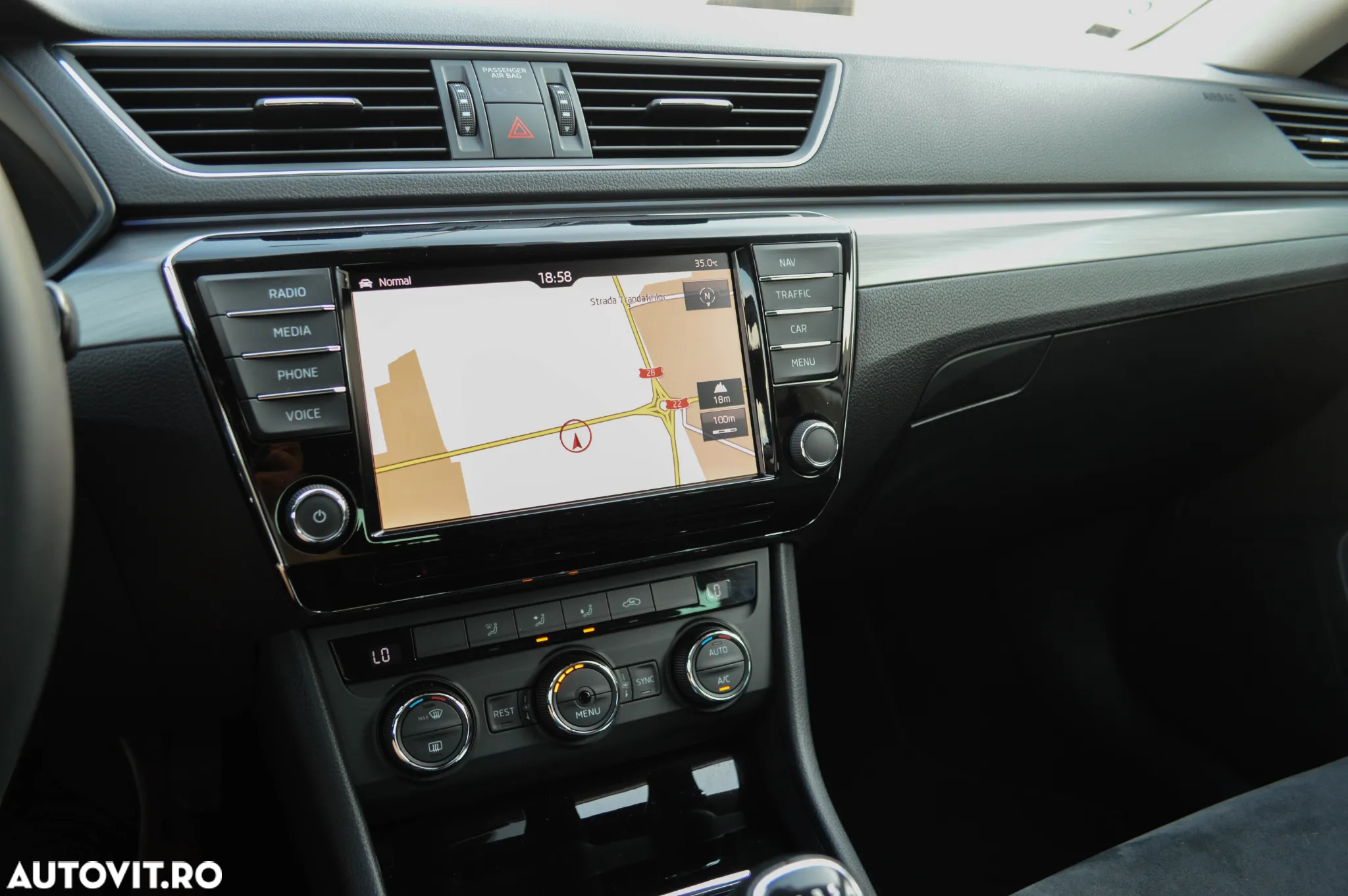 Skoda Superb Combi 2.0 TDI Style - 22