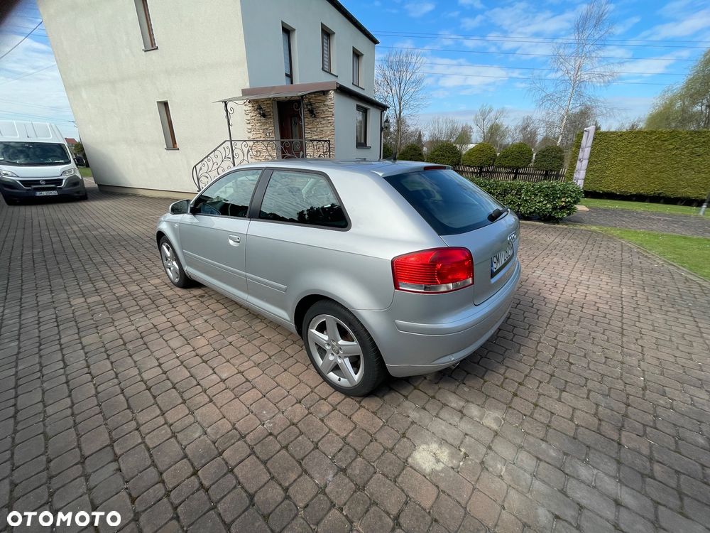 Audi A3 Sportback 1.6 FSI Ambition - 4