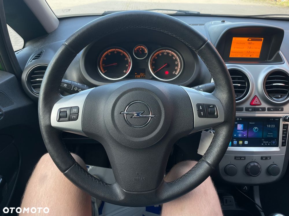 Opel Corsa 1.4 16V Navi - 8