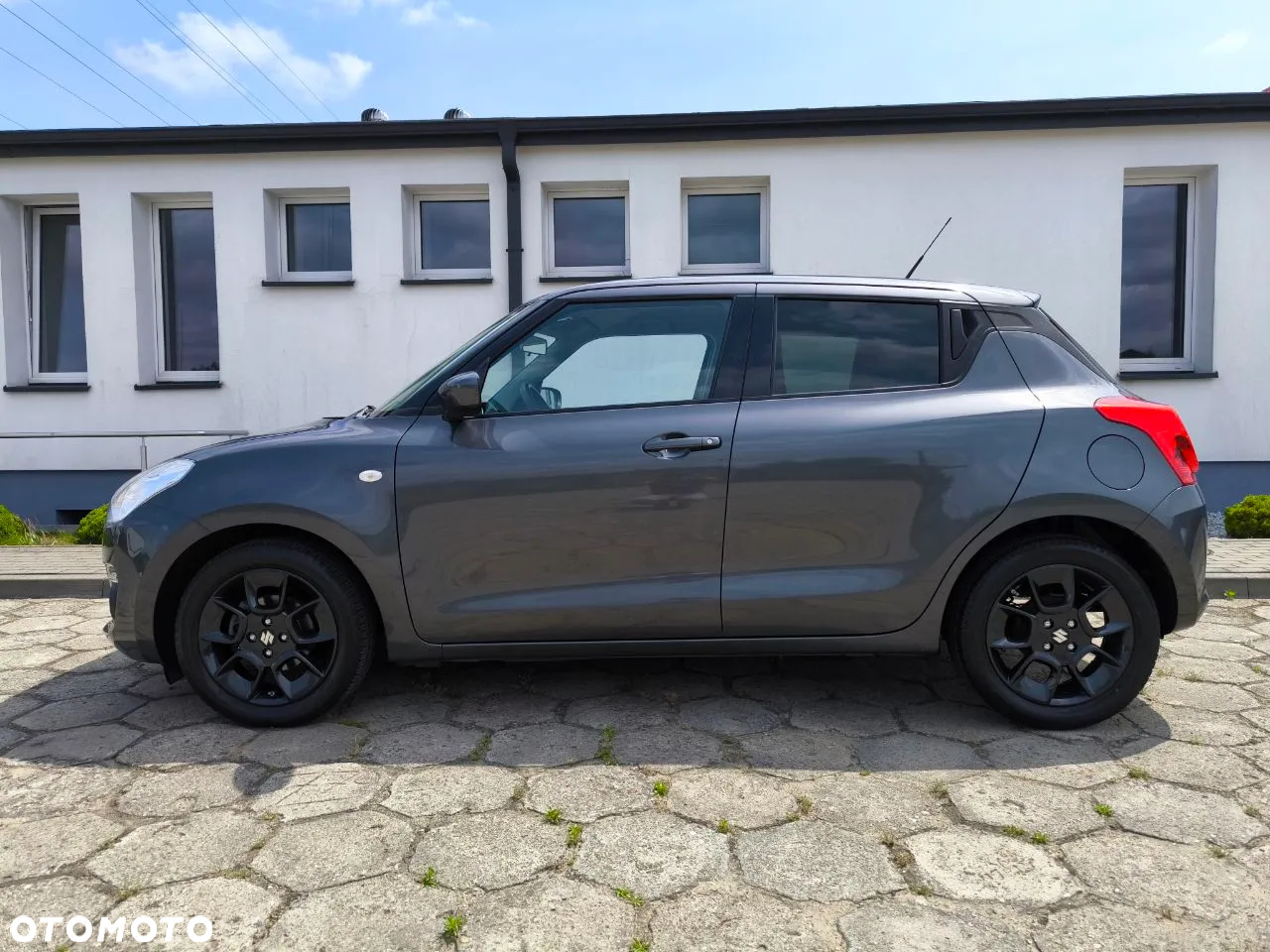 Suzuki Swift 1.2 Premium - 2