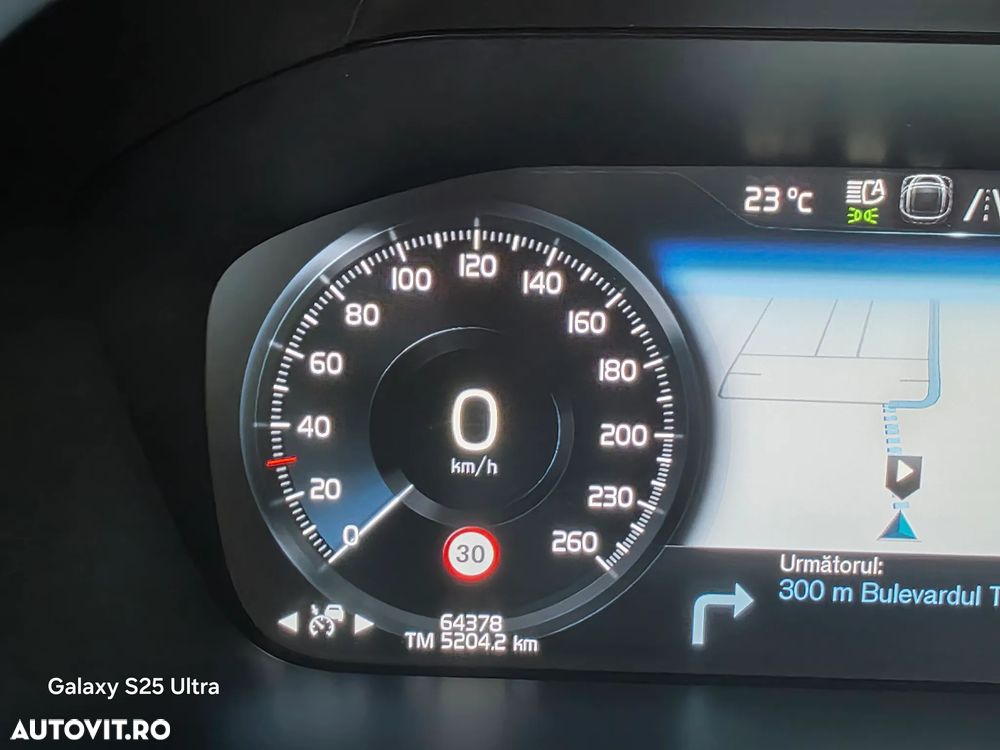 Volvo XC 90 B5 D AWD Plus Bright - 8