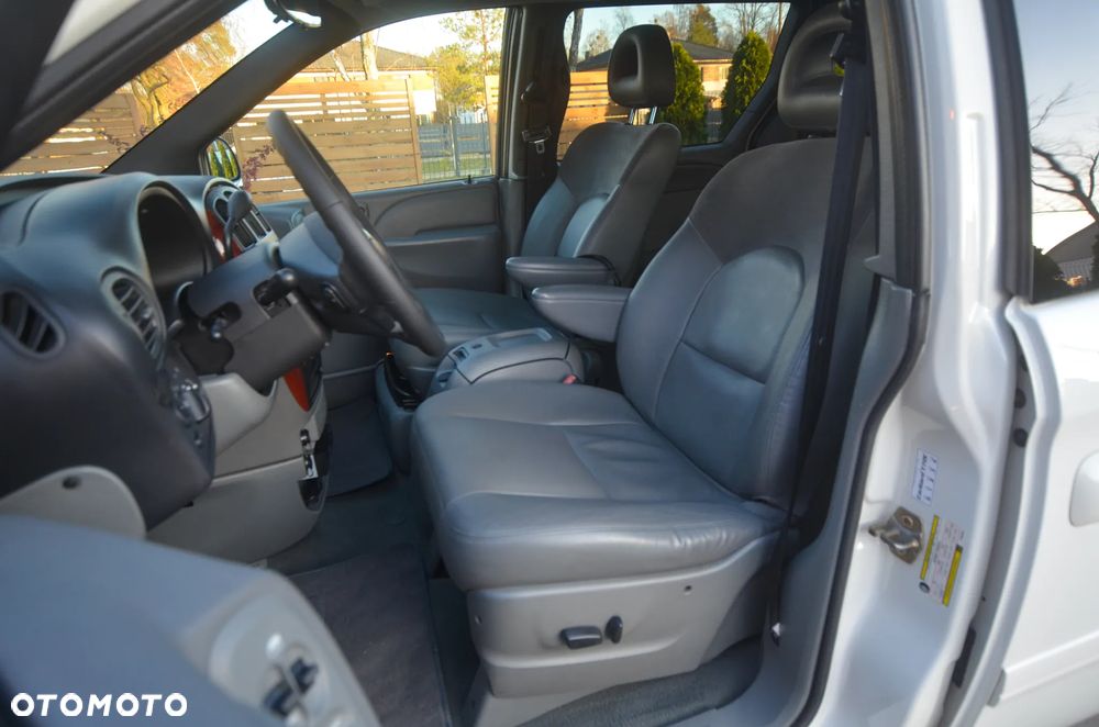 Chrysler Grand Voyager 3.3L LX - 21