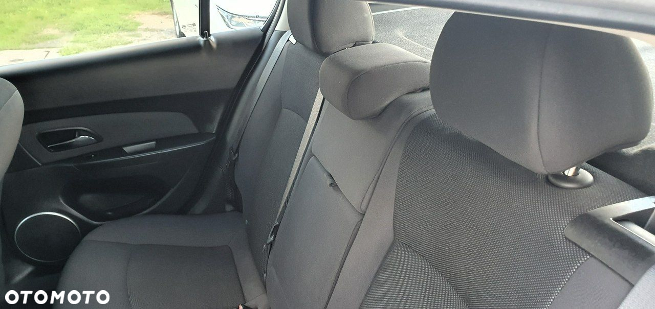 Chevrolet Cruze - 11