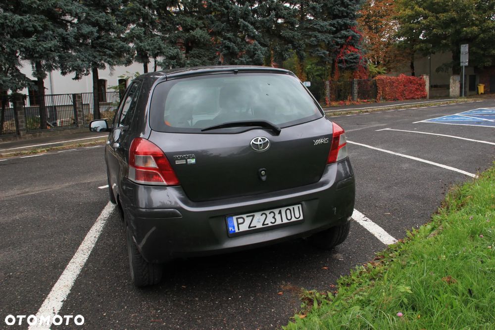 Toyota Yaris 1.33 2010 - 4