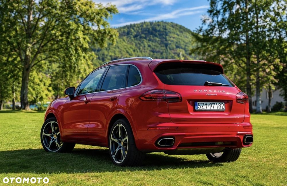 Porsche Cayenne - 2