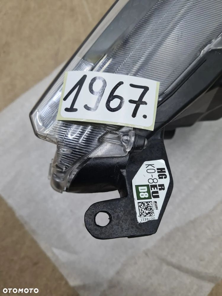 Toyota Yaris 4 IV od20r lampa prawy przód Full Led - 10