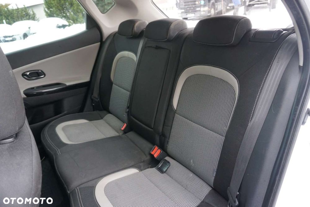 Kia Ceed 1.6 GDI L - 11