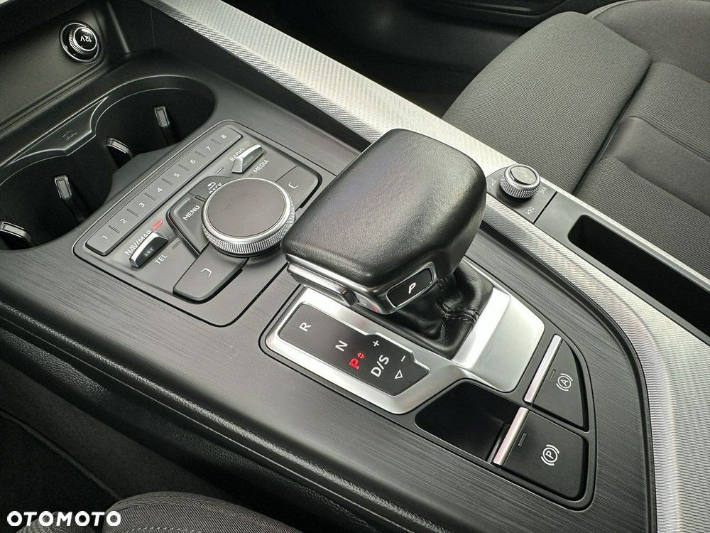 Audi A4 Avant 2.0 TDI ultra S tronic sport - 27