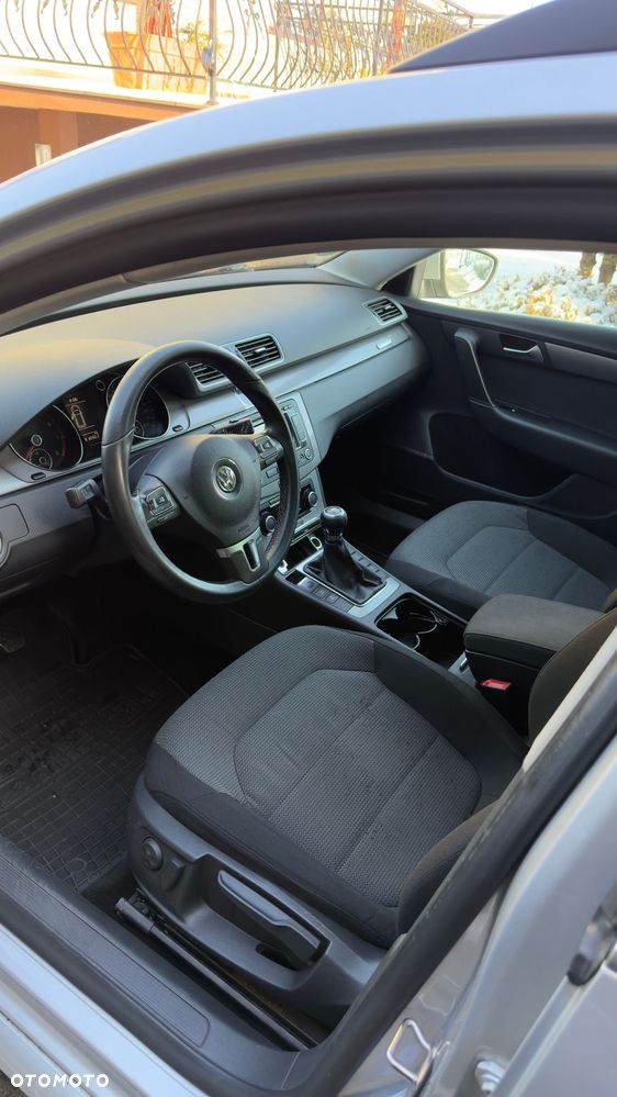 Volkswagen Passat - 8