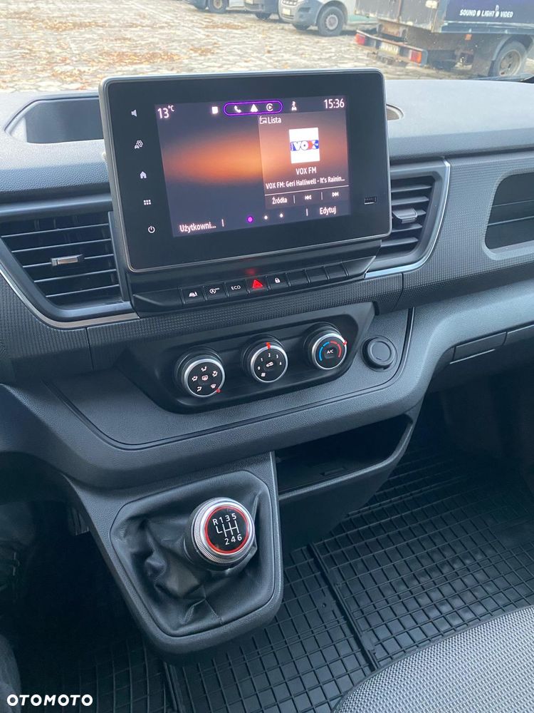 Renault Trafic - 13