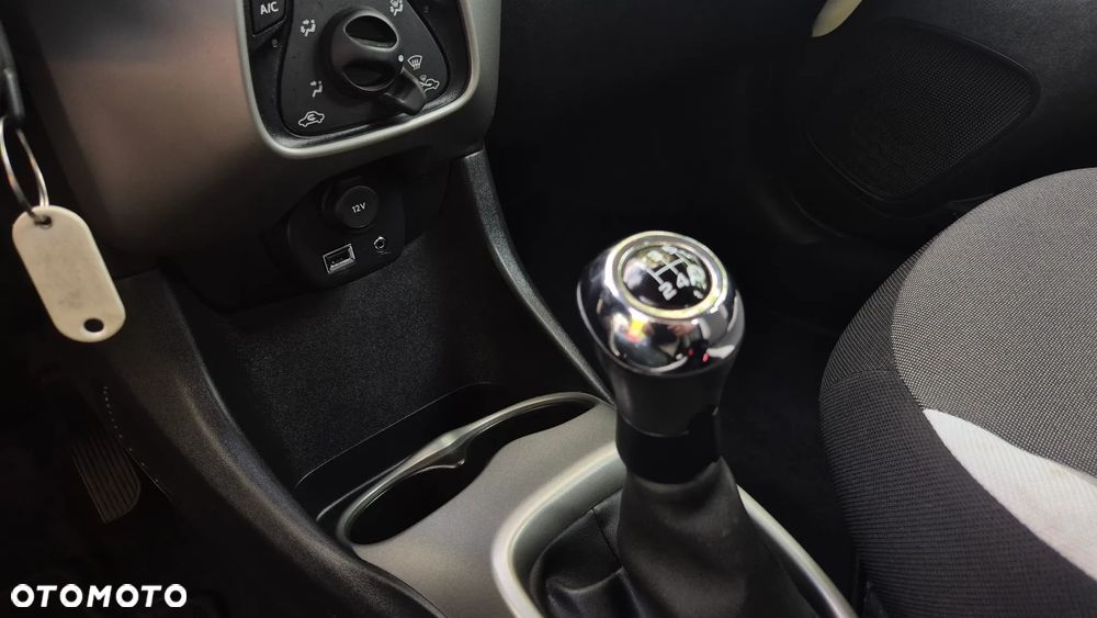 Toyota Aygo x-play - 35