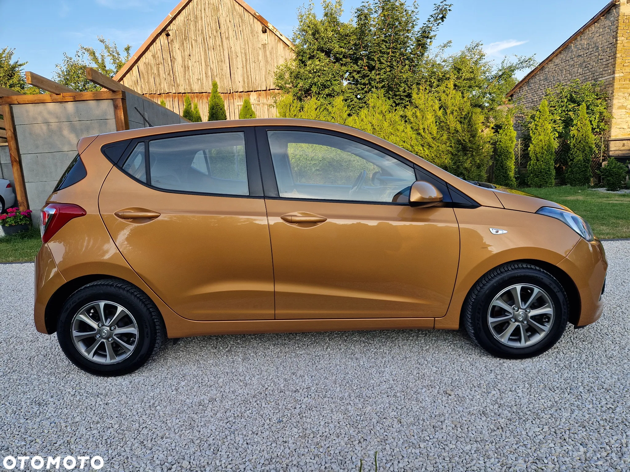 Hyundai i10 1.0 Fifa World Cup Edition - 3