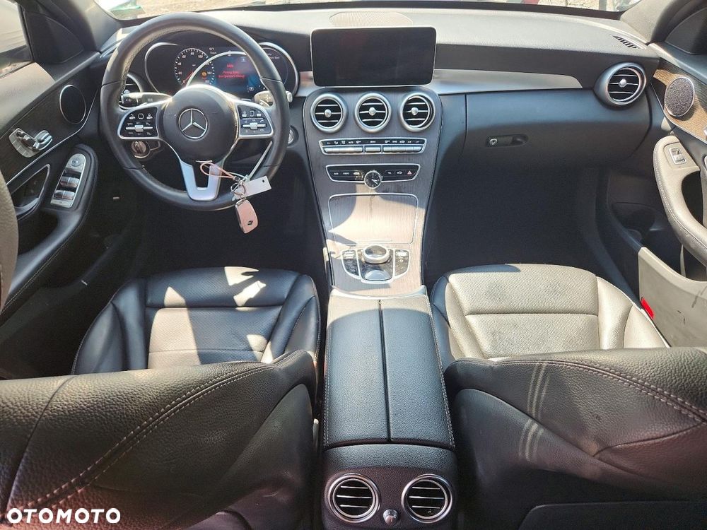 Mercedes-Benz Klasa C 300 9G-TRONIC Exclusive - 8