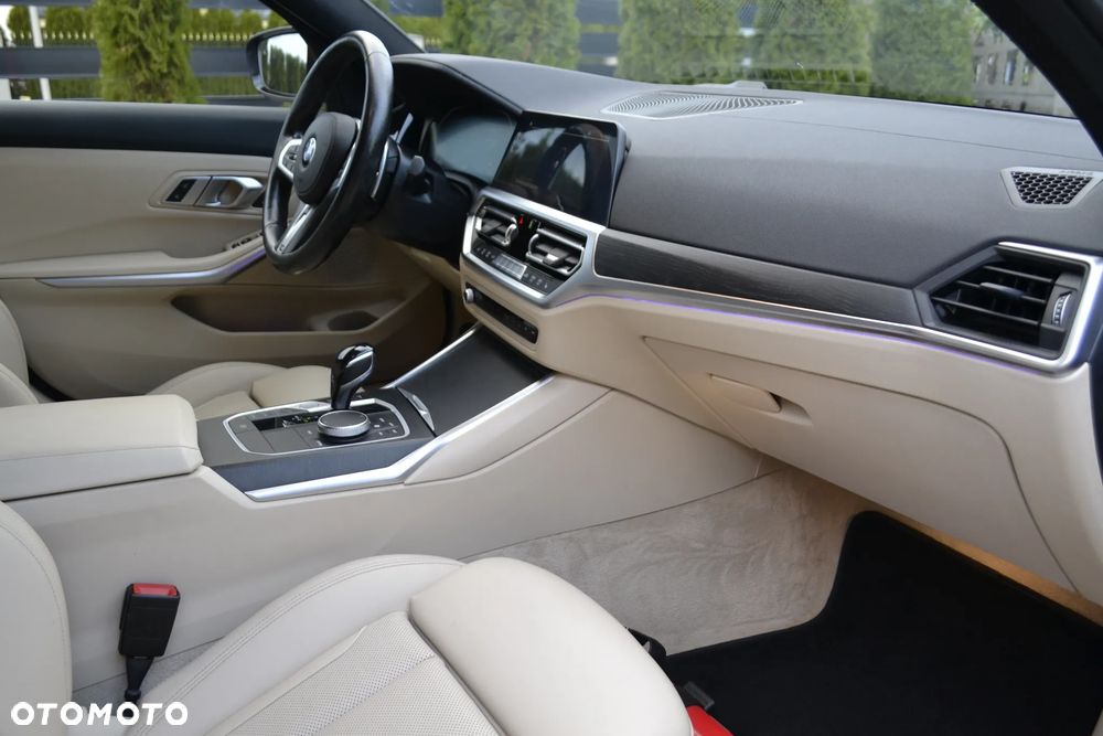 BMW Seria 3 330i xDrive M Sport sport - 35