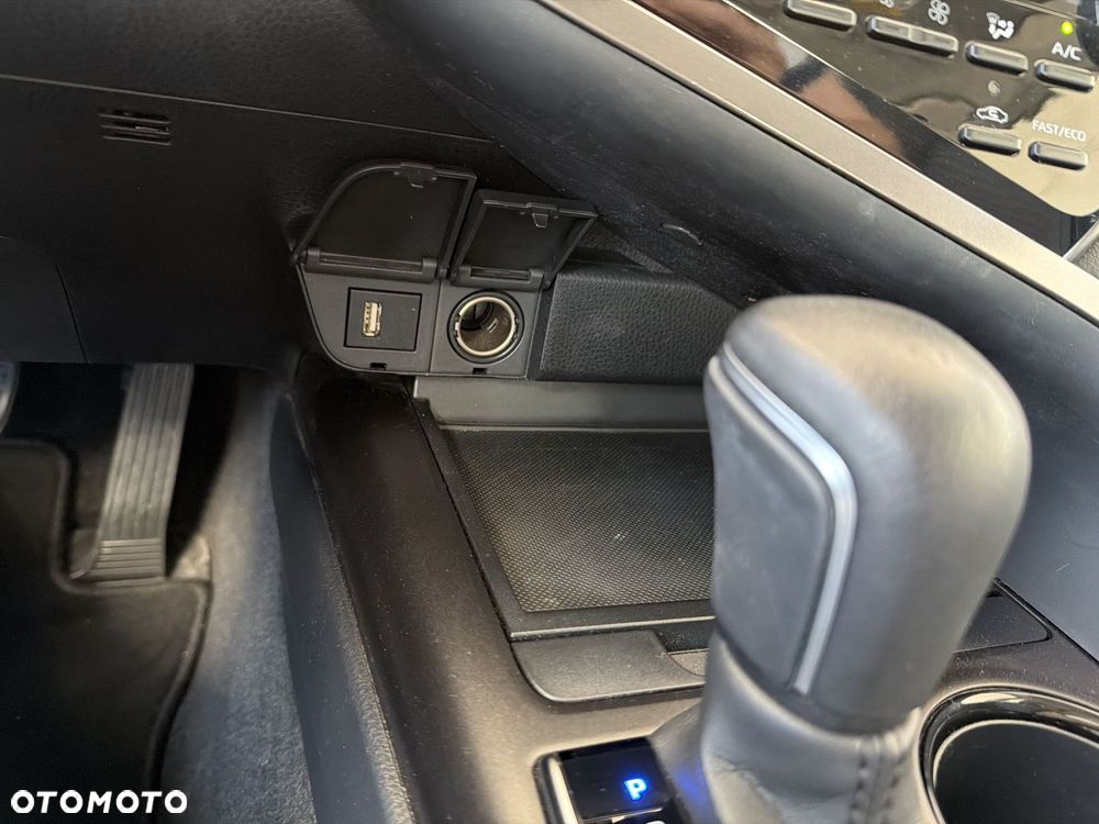 Toyota Camry 2.5 Hybrid Prestige CVT - 20