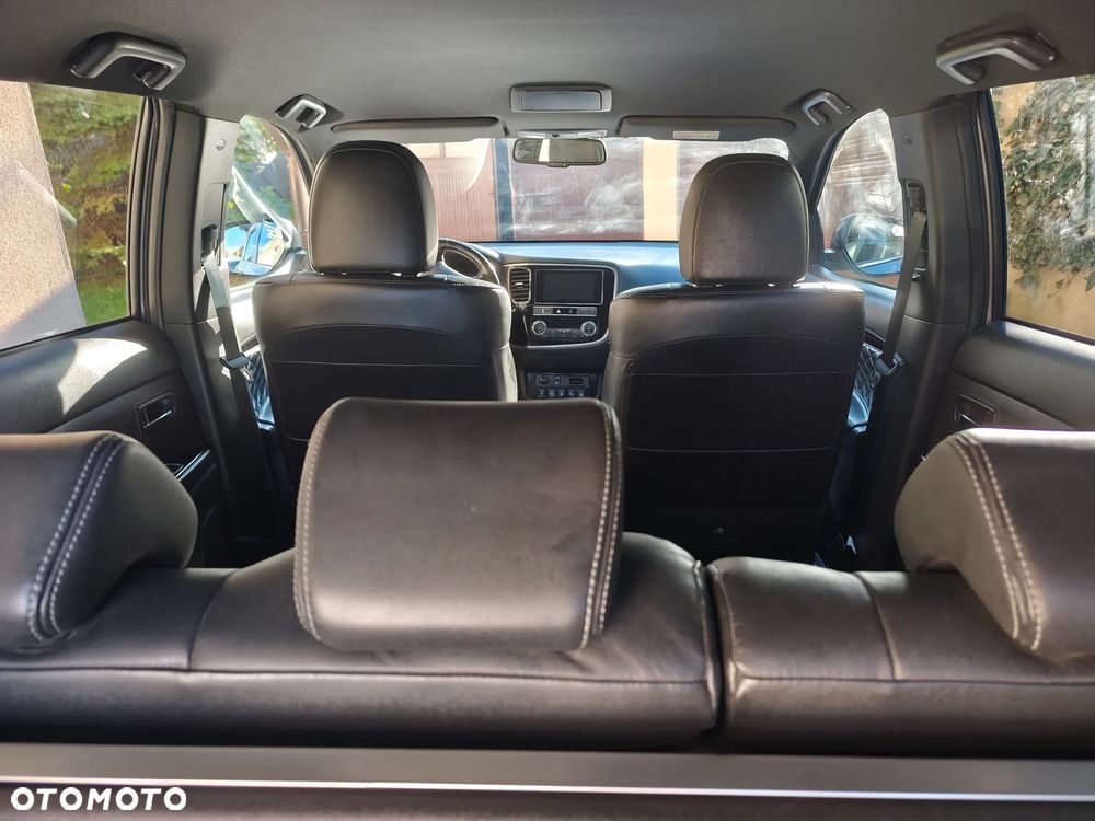 Mitsubishi Outlander 2.4 4WD Diamant - 9