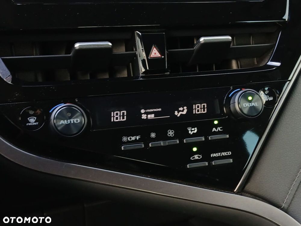 Toyota Camry - 22