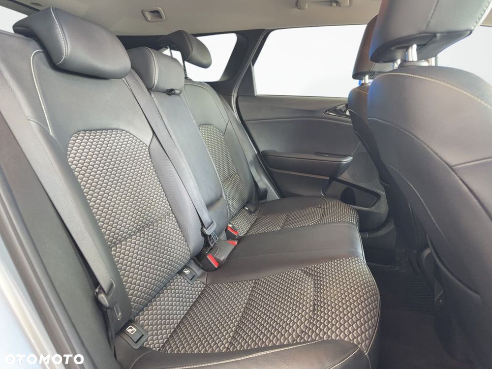 Kia Ceed - 16