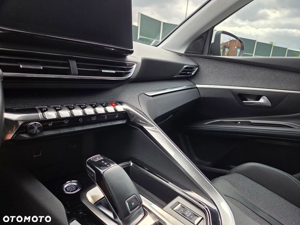 Peugeot 5008 1.2 PureTech Allure Pack S&S EAT8 - 26