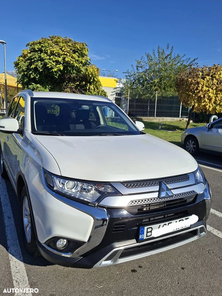 Mitsubishi Outlander 2.0L AS&G CVT Instyle - 9