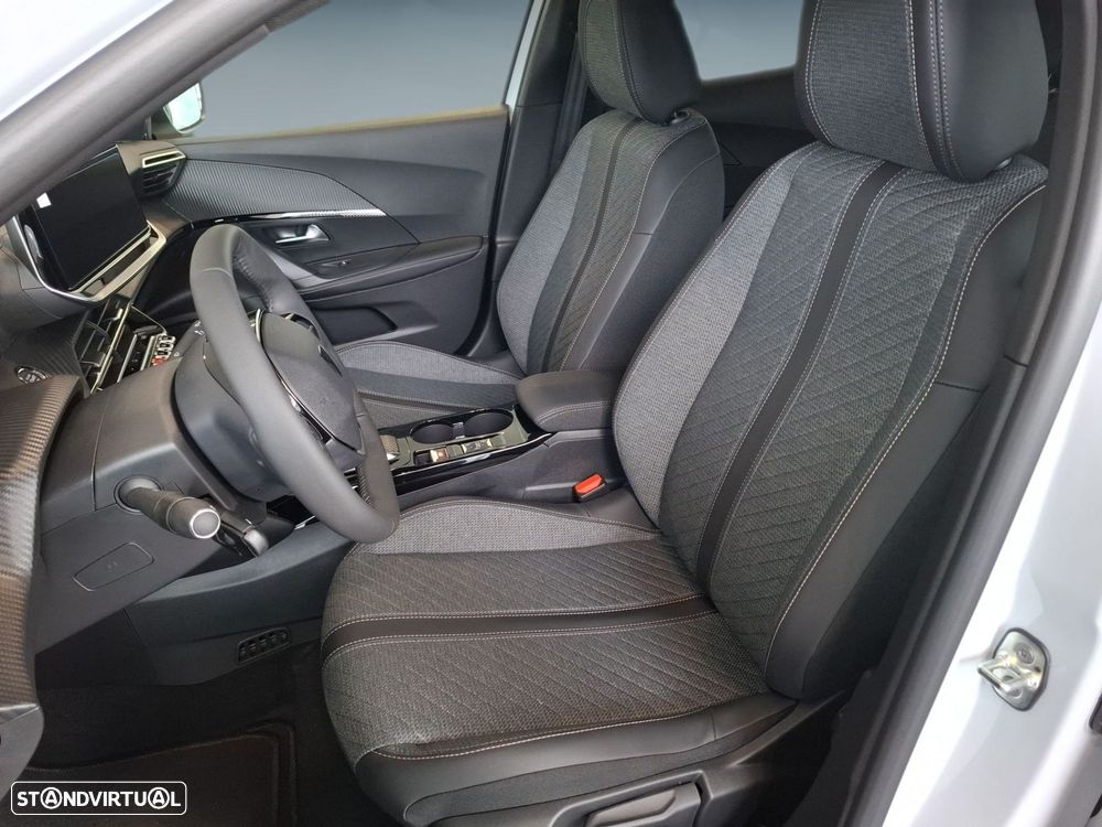 Peugeot e-2008 54 kWh Allure - 11